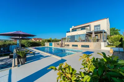 Image de Magnifique maison de 4 chambres à Vrana