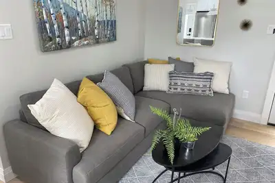 Image de Bright Upper One Bedroom in South Halifax! New!