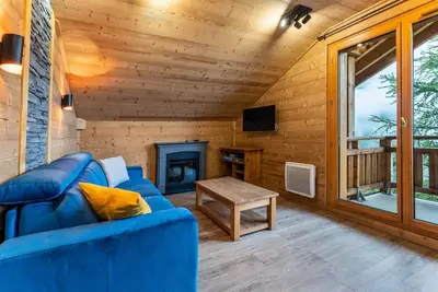 Image de Appartement rénové avec jolie vue sur la vallée
