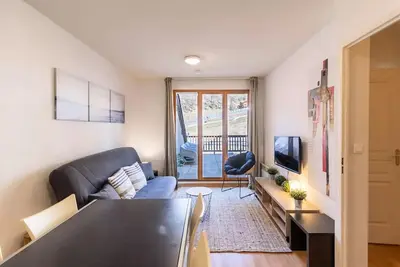 Image de Appartement chaleureux avec terrasse vue pistes