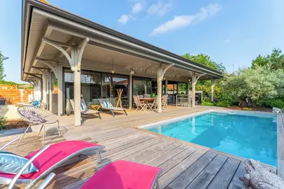 Image de Superbe maison climatisée avec piscine