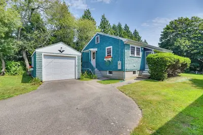 Image de Retro Middletown Home w/ Gas Grill: Walk to Beach!