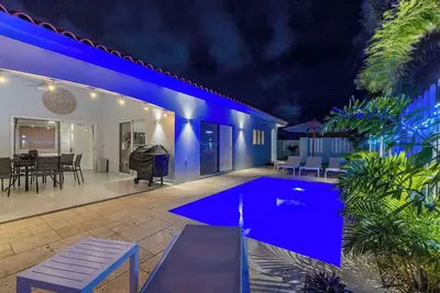 *New* Modern 3br2ba Home w/ Private Pool & Patio