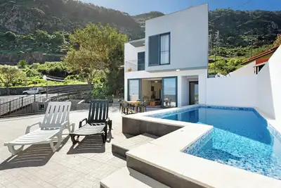 Image de Villa \"Casa Da Pontinha\" avec vue sur la mer, jardin privé, piscine extérieure et Wi-Fi