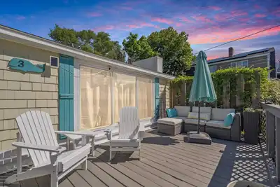 Image de Riverside Retreat • Cozy Coastal Cottage • Yard