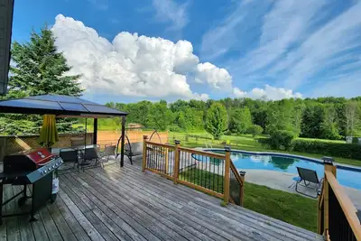 Image de Amazing Private Pool at 4br/3wr Cottage + Close By Beaches, Parks, Marine