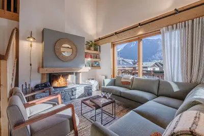 Image de Duplex lumineux 4 chambres, proche centre et pistes, terrasse Se, garage privé, services inclus