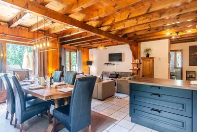 Image de Chalet de charme 4 ch, garage & cheminée - Morzine