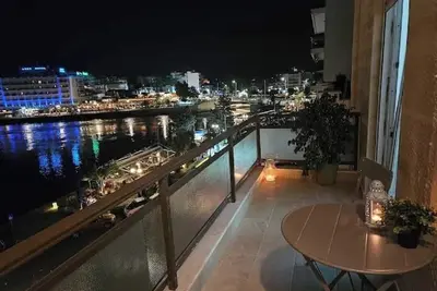 Image de Debbies apartment over the water!