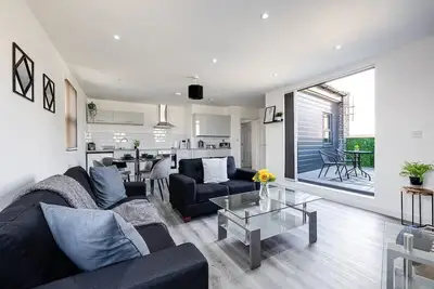 Image de Stylish 2 Bed in Stockport Centre - Balcony Access