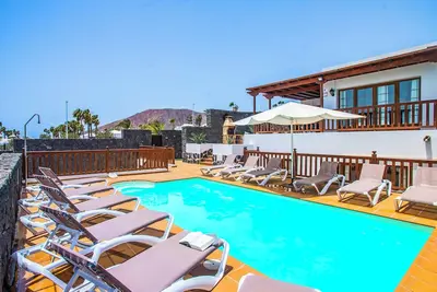 Image de Villa Amina - Cinq Chambres Villa, Couchages 12