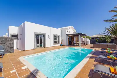 Image de Villa Gisher - Trois Chambres Villa, Couchages 6