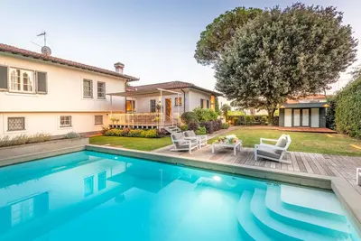 Image de Luxury Villa with Pool in Pietrasanta close to the Beach