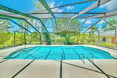 Image de Spacious & Private North Lakeland Getaway w/ Pool - 50 Minutes to Disney!
