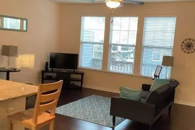 Image de Spacious 3 lvl, 4 Bdrm Townhome 17 Min To Airport