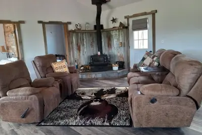 Image de Remote cabin for newlyweds or hunters. Wildlife, solitude, stillness abound.