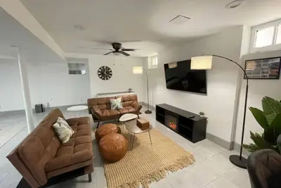 Image de Detroit Renovated Basement w/3 beds&Wi-Fi