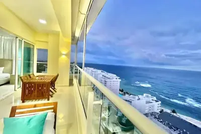 Image de Luxurious Ocean Front 19th Floor 3 Bed Apartment