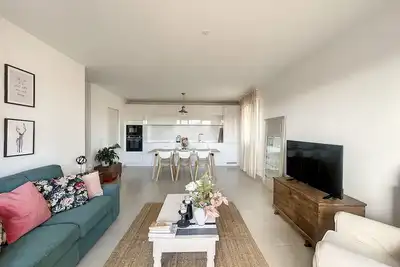 Image de Appartement neuf à 5 minutes du port et des plages!