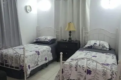 Image de Cozy Apartment entire unit w Rental Car Access