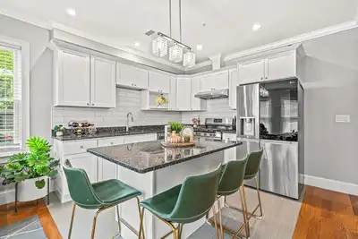 Image de 3br2ba Retreat - 2min to Savin Hill Station