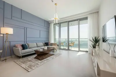 Image de Luxurious 2-Bedroom Apartment with Burj Khalifa & Waterfront Views