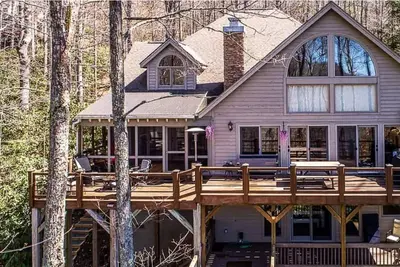 Image de 4000sf Mtn Resort@BlowingRock·HotTub·FirePit·Pool·Pickle·Ev·3. 5Beds/4. 5Baths
