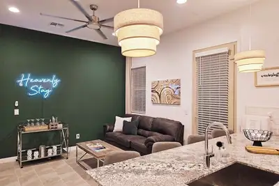 Heavenly Stay in west Phoenix\n