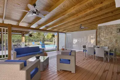 Image de New! Comfy Spacious Villa W/ Pool, Jacuzzi, Bbq