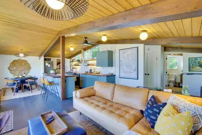 Image de Whidbey Island Oasis: Walk to Beach, Hot Tub, View