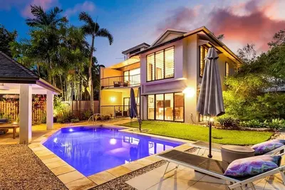 Image de Family friendly home with a private Heated pool. Walking distance to Four Mile Beach