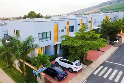 Image de Cosy 3bdrm Mountain View Townhouse-