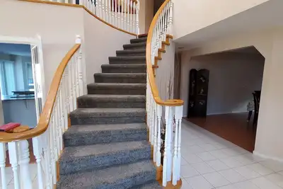 Image de Large Beautiful Luxury 5 Plus Bdrm Villa House