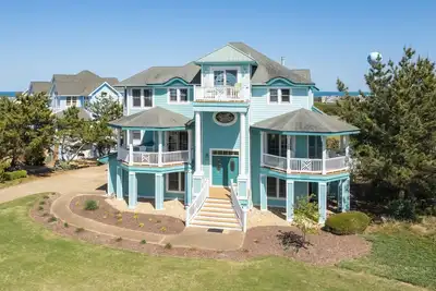 Image de The Flirty Flamingo: Dog-Friendly, Elevator, Pool, Golf View