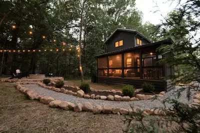 Image de Caverns, Sewanee, Waterfalls, Hikes: Tiny Basecamp