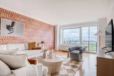 Image de Impeccable Ues 3br w/ Balcony & Doorman, nr Central Park, by Blueground