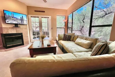 Image de Canyon Vista 🌵3br Retreat: Views, Hiking, Birds, Heated Pools, Spas, Court, Gym
