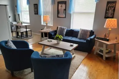 Image de Private Romantic 2 Bedroom suite in the beautiful and historic Beverly community