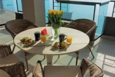 Image de Appartement \"Fenals\" avec vue sur la mer, terrasse privée et Wi-Fi