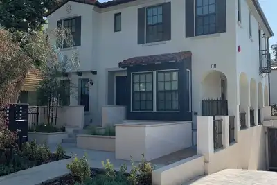 Image de Entire 3Bds 3Ba Condo with private parking in Prime Pasadena