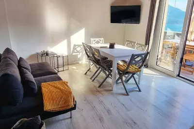 Image de Cozy and modern apartment, ideal for a family vacation.