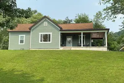 Image de Quaint, private setting, 3-4 miles from Somc & Kdmc hosp.