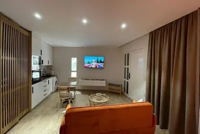Image de Cozy apartment, furnished in Boho style.