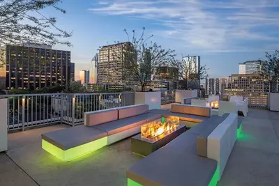 Image de 1 Bedroom Deluxe Condo w/ Kitchen in Austin! ! Sleeps 4! !