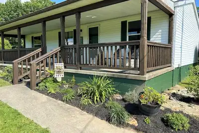 Image de Grassy Meadow Getaway - Hot Tub!