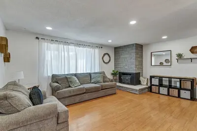 Image de Relaxing Home w/ Fenced Yard & Covered Patio!