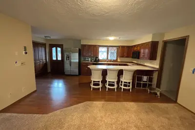 Image de Quiet oversized 1 bedroom apartment in the Countryside. Close to National Parks.