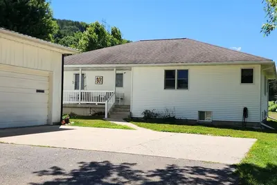 ~Comfy~Cozy~ Friendly Neighborhood!