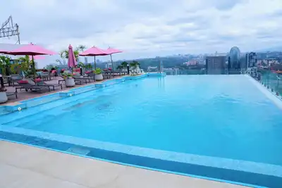 Image de Exquisite 2bd at skynest residences with heated rooftop pool