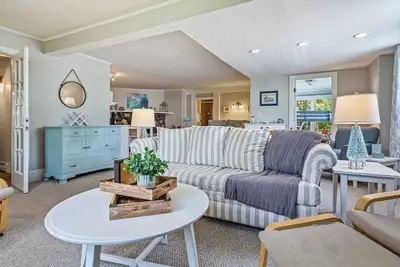 Image de Beautiful inn, Lighthouse Landing. #1 Ocean Cove